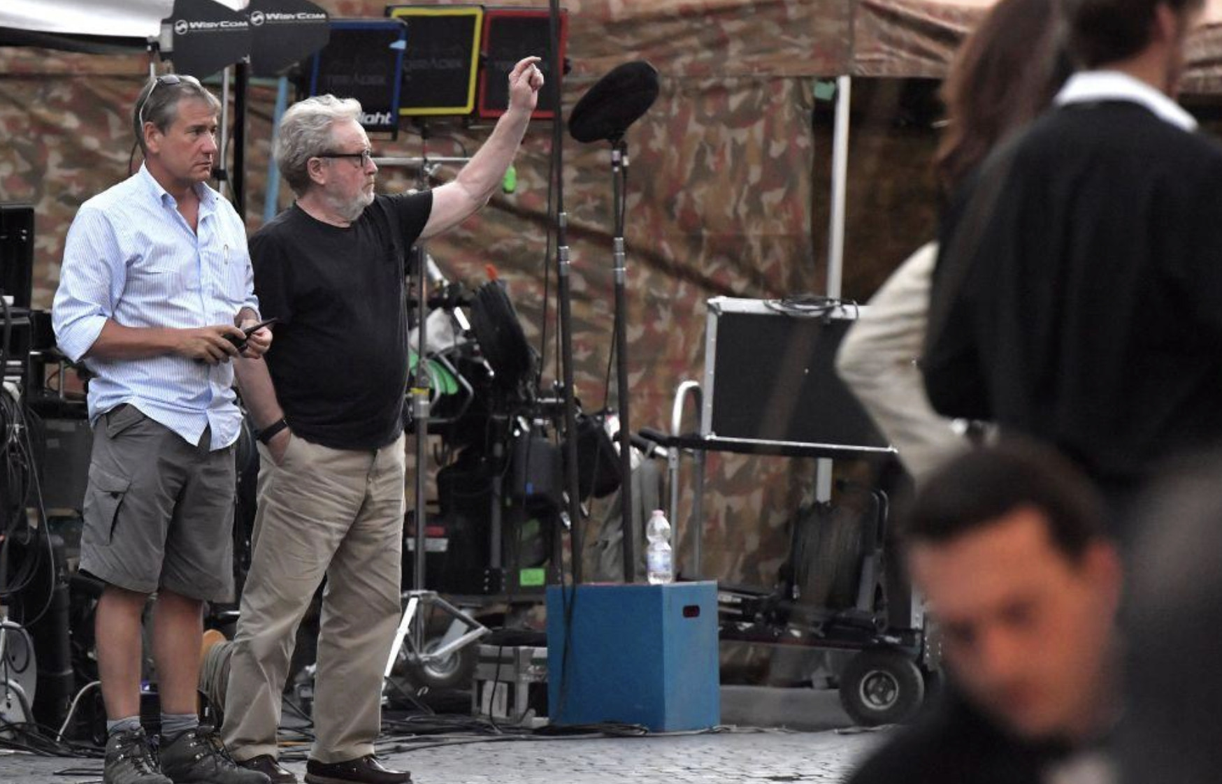 Netflix incontra Meloni a Palazzo Chigi: investimenti in Italia, produzioni locali e la partita del credito d'imposta